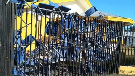 Liceo de Monte Águila amaneció tomado por descontento en torno a la falta de talleres