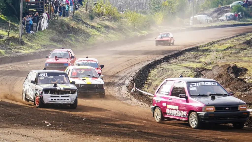 Los amantes del automovilismo esperan que este lunes se destrabe el desarrollo de la competencia, La Tribuna