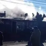 Adulto mayor de 71 años resulta damnificado tras incendio de dos viviendas en Población de Los Ángeles, Diario La Tribuna