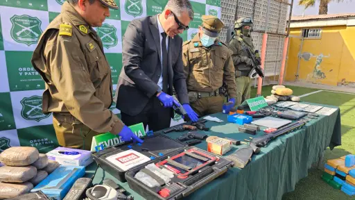 Desbaratan peligrosa banda que mantenía acopio de autos robados, armamento y municiones en Calama