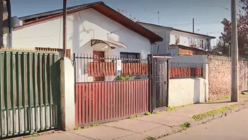 Encuentran cadaver de adulta mayor dentro de una maleta enterrada en el patio de su casa en Recoleta