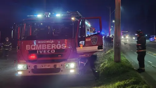 Bomberos presenta nuevo carro para emergencias químicas en Los Ángeles