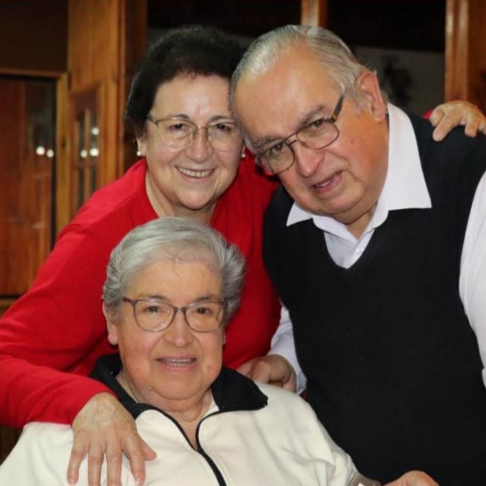 Julio, María del Valle y Teresa, los hermanos Stark Ortega. / Cedida