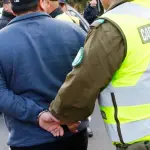 Delincuente con arresto domiciliario total fue detenido mientras merodeaba casas en Pallihue, La Tribuna