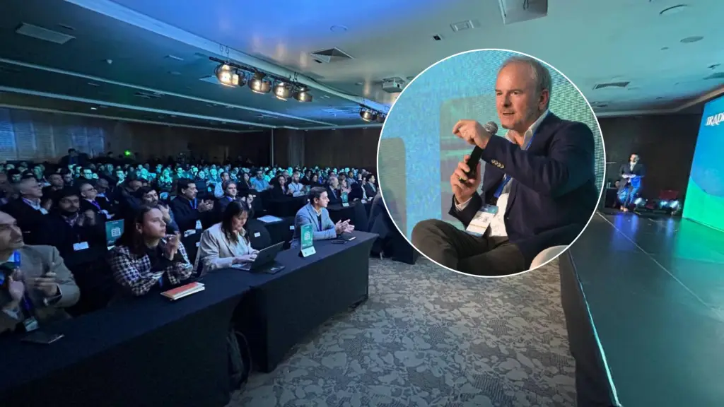 : Bernardo Larraín asumió a fines de abril la presidencia de Empresas CMPC y ayer —en el encuentro de Irade— hizo un claro llamado a la reactivación del sector forestal chileno., Diario La Tribuna