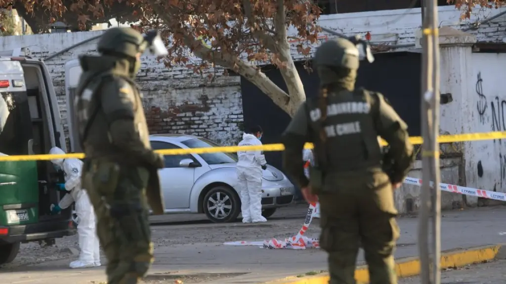 Balacera a las afueras del Mall del Mueble en Barrio Franklin deja tres heridos graves, Carabineros de Chile