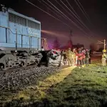 Tres personas mueren tras colisión entre auto y tren de carga, La Tribuna