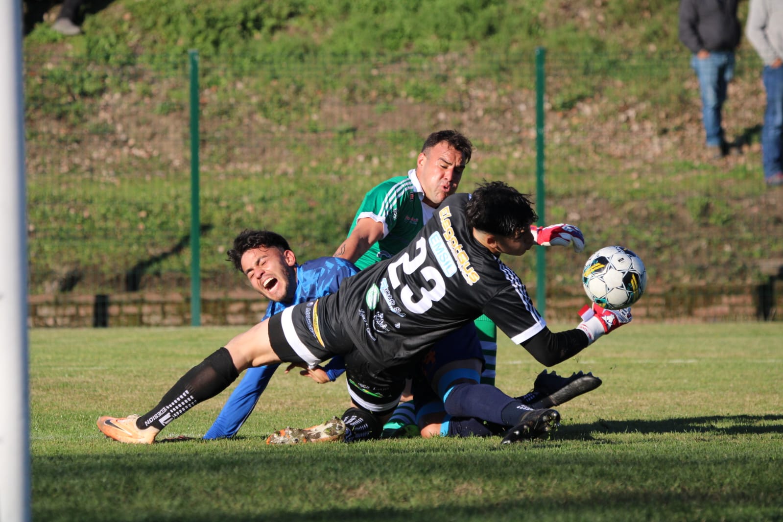 Jorge Ponce, el gran protagonista de Deportes Laja, atajó un penal clave en el empate ante el líder Rancagua / La Tribuna