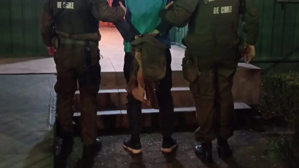 El agresor, con antecedentes penales, fue detenido por Carabineros., Carabineros