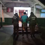 El agresor, con antecedentes penales, fue detenido por Carabineros., Carabineros