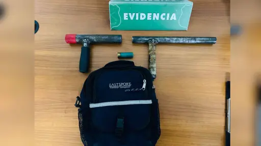Detienen a joven de 18 años con arma hechiza y munición durante patrullaje nocturno en Los Ángeles