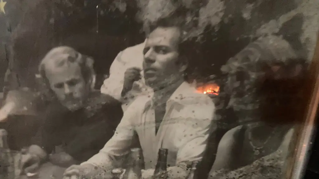 Julio Iglesias almorzando en los Saltos del Laja., Gentileza