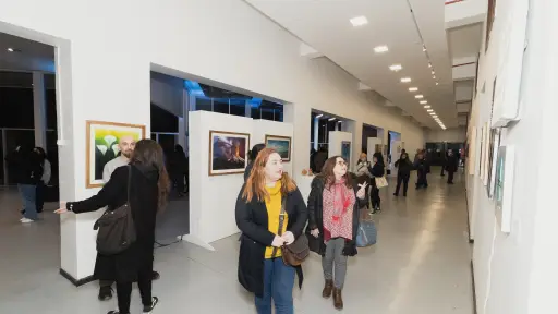 Los Ángeles inaugura Galería Abierta: una vitrina para el arte y la docencia local