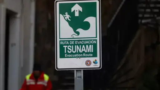 Inicia evacuación preventiva en Isla de Pascua ante alerta de tsunami 