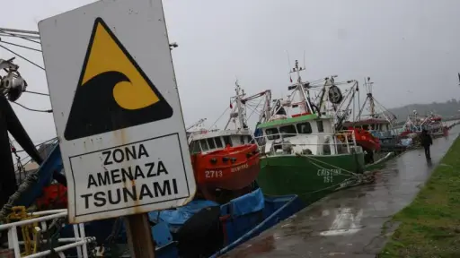 Oleaje por amenaza de tsunami no deja lesionados en Isla de Pascua: autoridades mantienen vigilancia 