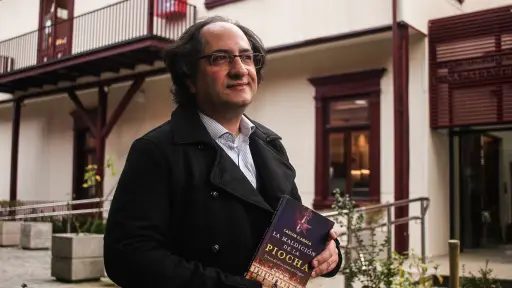 Novela busca pistas en Los Ángeles sobre destino de la piocha de OHiggins