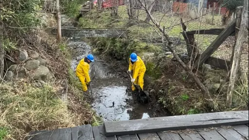Municipalidad de Antuco refuerza limpieza de canales urbanos en el marco del Plan Invierno Seguro 2025