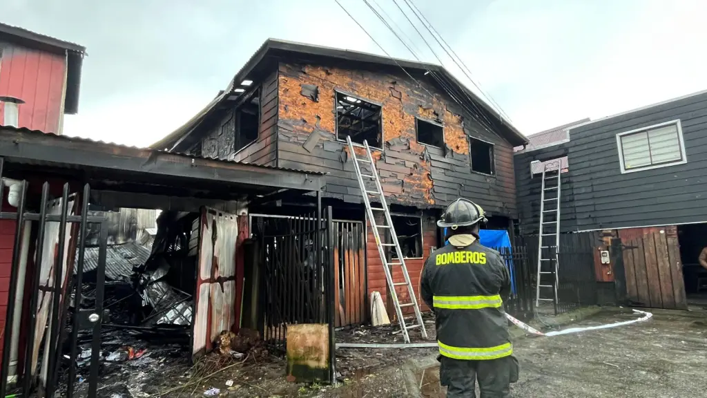 Fatal incendio en Valdivia, Fiscalía de Los Ríos