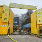 Incendio afectó a empresa comercializadora de ropa usada., DPR Biobío