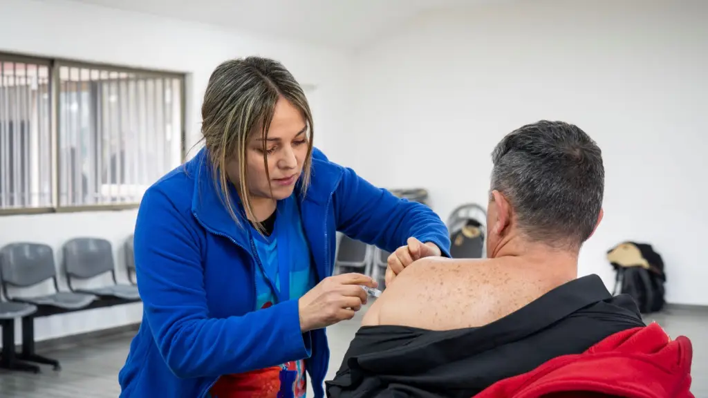 Iniciativa tuvo como objetivo acercar la inmunización a la población, haciendo uso de espacios urbanos de alto significado social., Seremi de Salud Biobío