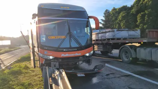 Concejal de Cabrero vivió un accidente de tránsito: Bus impactó con barrera de contención en plataforma de pesaje