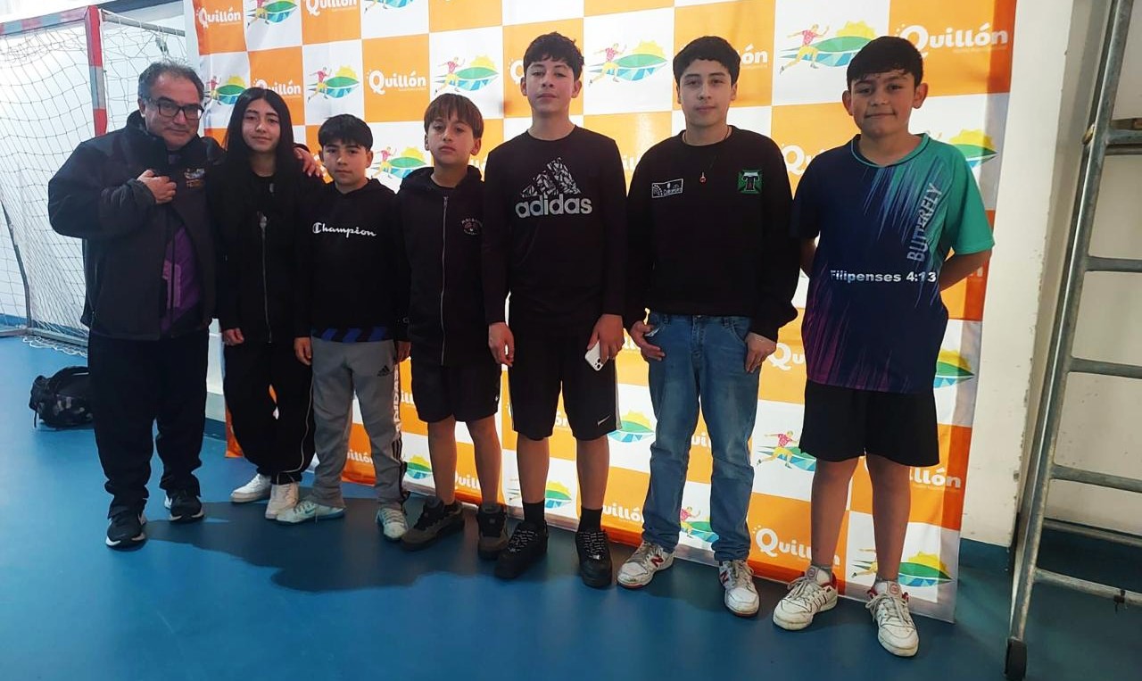 El team de Negrete en lo más alto del tenis provincial / La Tribuna