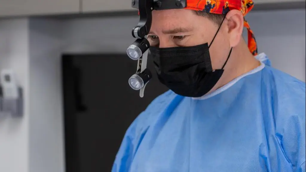 Contamos con un dermatoscopio digital que funciona con inteligencia artificial, lo que mejora nuestra precisión diagnóstica. / cedida