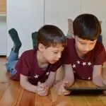 niños, móvil, portátil, tecnología, Pixabay