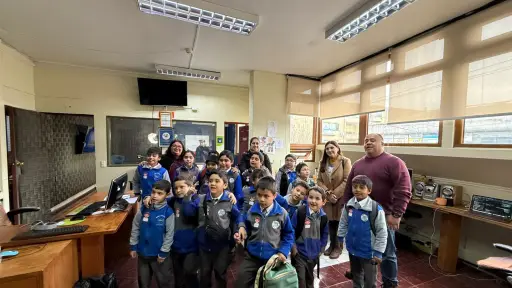 Estudiantes de la Escuela El Castillo de Santa Bárbara visitan Diario La Tribuna y Radio San Cristóbal en salida educativa