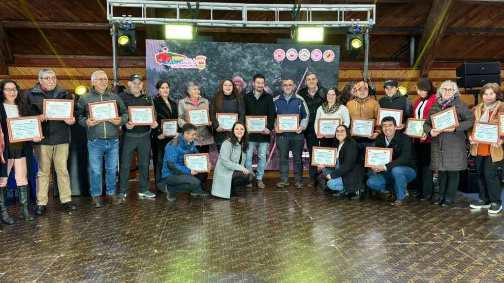  productores de Nacimiento reciben certificación en Día de las y los Campesinos, cedida