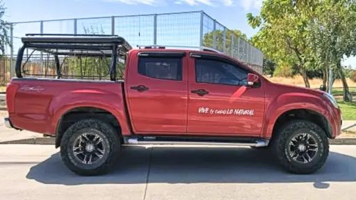 Familia compra camioneta sin saber que tenía encargo por robo: disputa continúa en tribunales