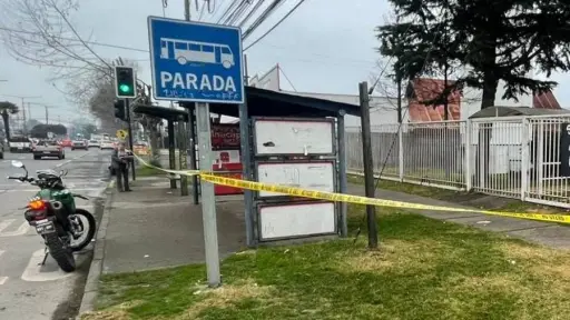 Funcionario de Carabineros resulta herido tras ser atacado con arma blanca en Chillán: respondió con disparo