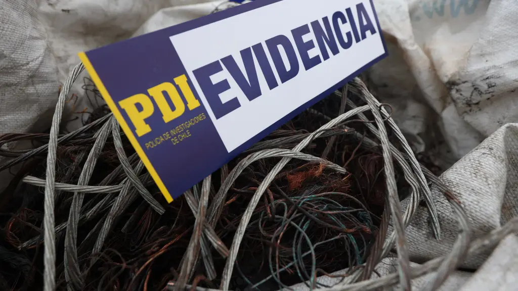 Según informaron la Brigada Investigadora de Robos Concepción y la Brigada Investigadora de Lavado de Activos, los imputados enfrentan cargos por asociación ilícita y receptación., PDI Biobío