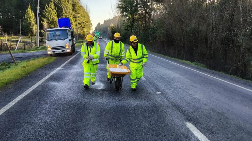 Juan Andrés Vega, director regional de Vialidad del MOP, indicó que los equipos están desplegados en todas las provincias de la región., MOP Biobío