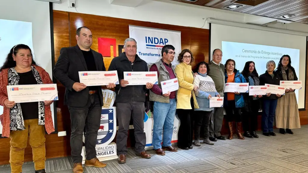 Agricultores beneficiados por INDAP, Cedida