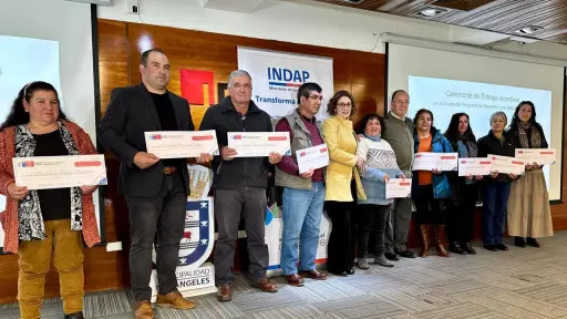 Agricultores de Los Ángeles reciben incentivos para impulsar sus proyectos