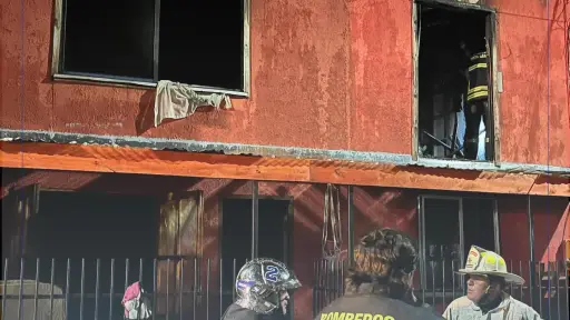 Incendio destruye una vivienda en Santa Bárbara
