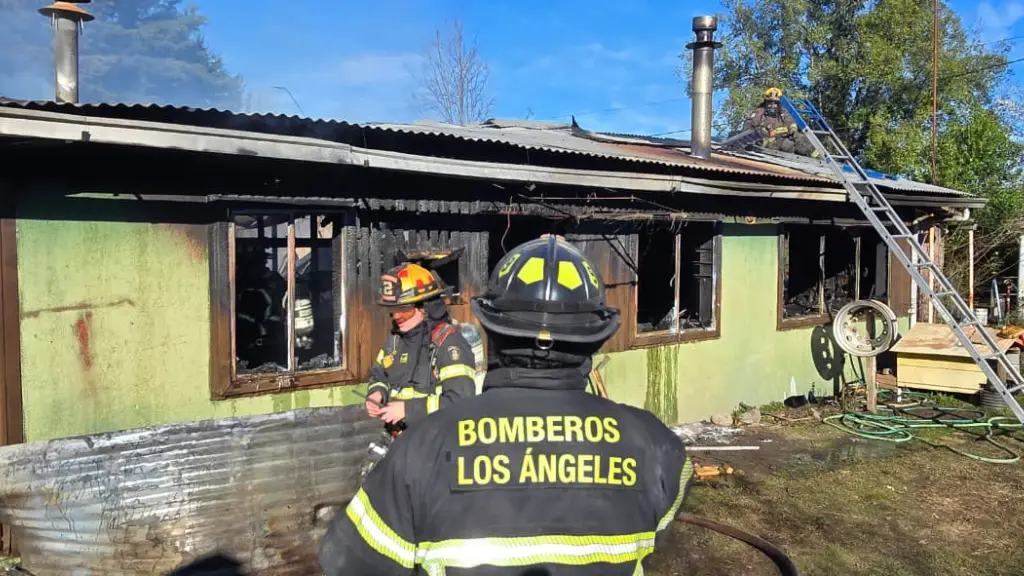 Incendio camino a Cerro Colorado., Cuerpo de Bomberos de Los Ángeles.