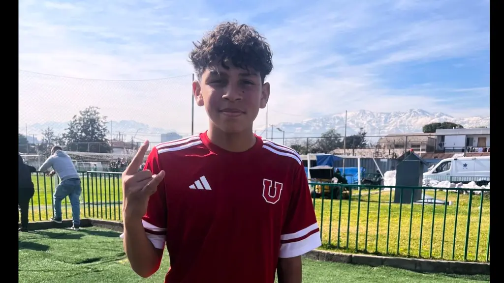 Feliz Kristhoper en su nueva etapa formativa con la camiseta de la U, La Tribuna