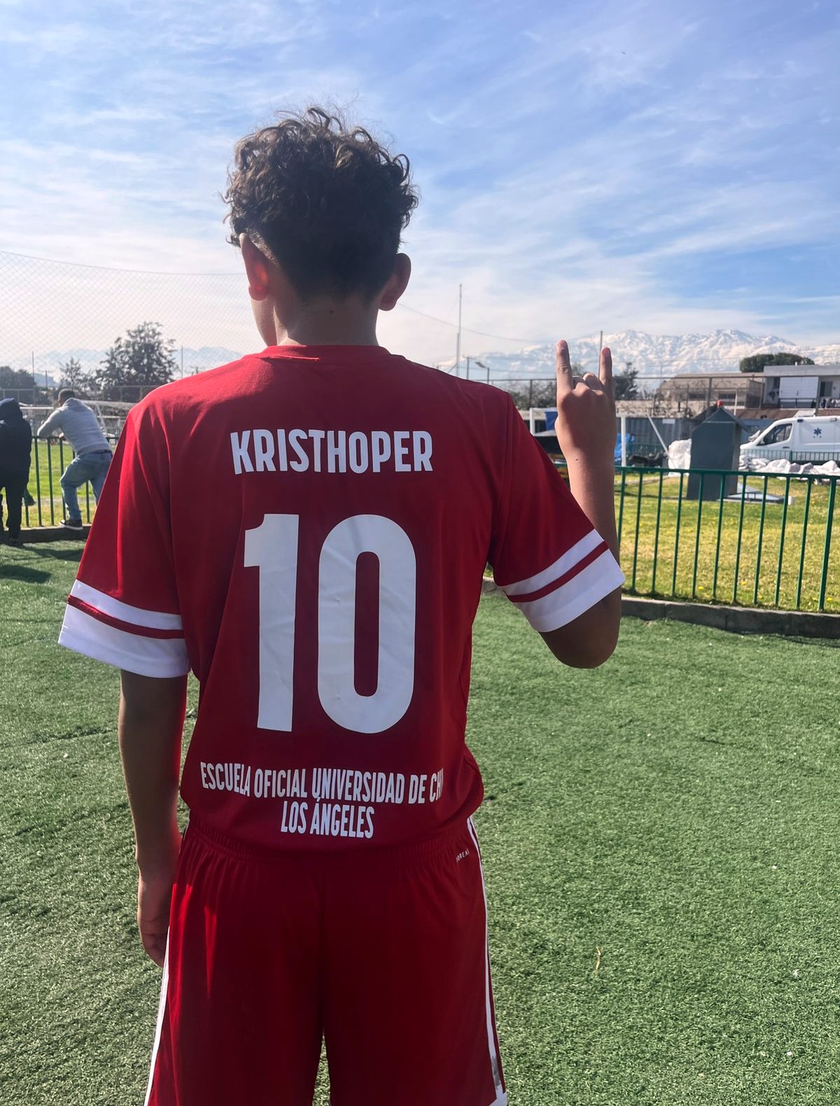 Feliz Kristhoper en su nueva etapa formativa con la camiseta de la U / La Tribuna