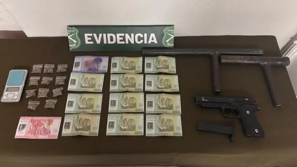 Operativo policial culmina con arresto por porte prohibido de armas y narcóticos en Los Ángeles