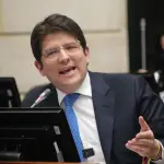 . Su estado se mantuvo con pronóstico reservado hasta su fallecimiento., Redes sociales