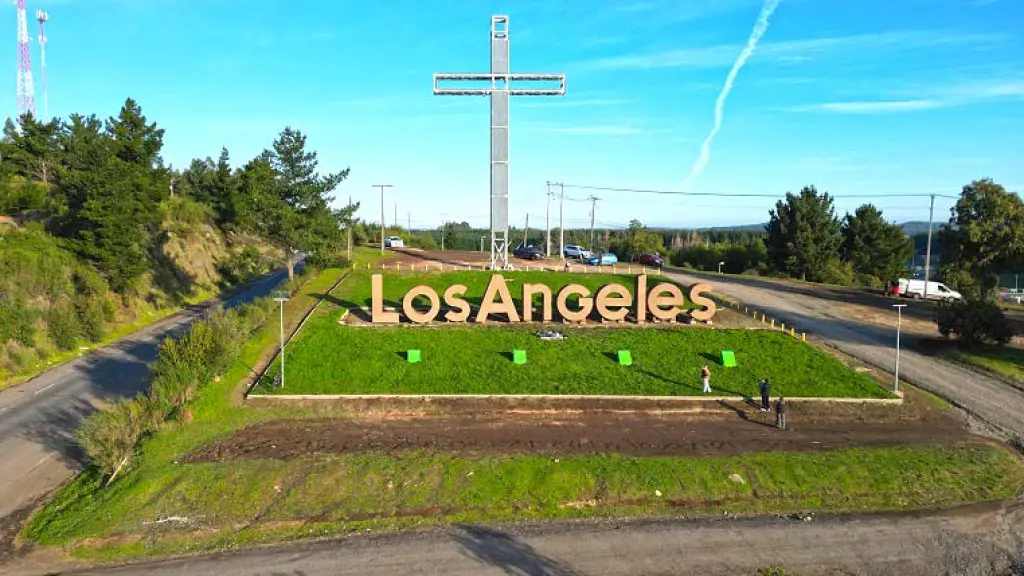 Entrada norte de Los Ángeles, Fredy Muñoz, La Tribuna