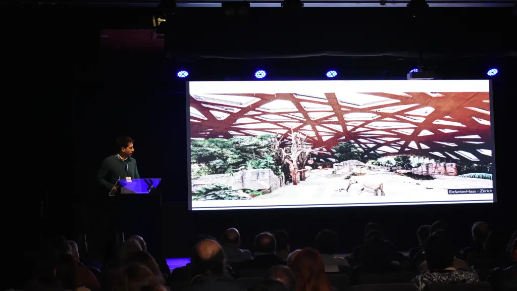 La jornada destacó tecnologías como CLT, vigas laminadas y metodología BIM como herramientas clave para industrializar la construcción maderera y competir con materiales tradicionales como hormigón y acero. / Diario La Tribuna