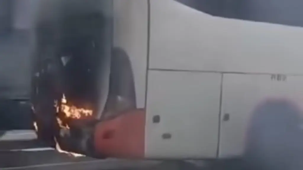 Bus incendiado, cedida