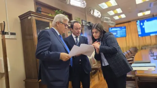 El sueño del estadio para Los Ángeles vuelve a la agenda: Diputada Karen Medina y senador Gastón Saavedra se reúnen con el ministro del Deporte