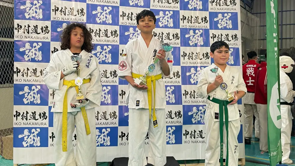 Gustavo Cáceres (a la izquierda) se posiciona tercero a nivel nacional en su categoría, La Tribuna