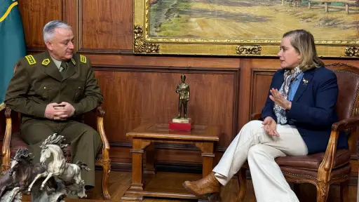 Diputada Flor Weisse se reúne con General Director de Carabineros y exige medidas urgentes por ola de violencia en Los Ángeles
