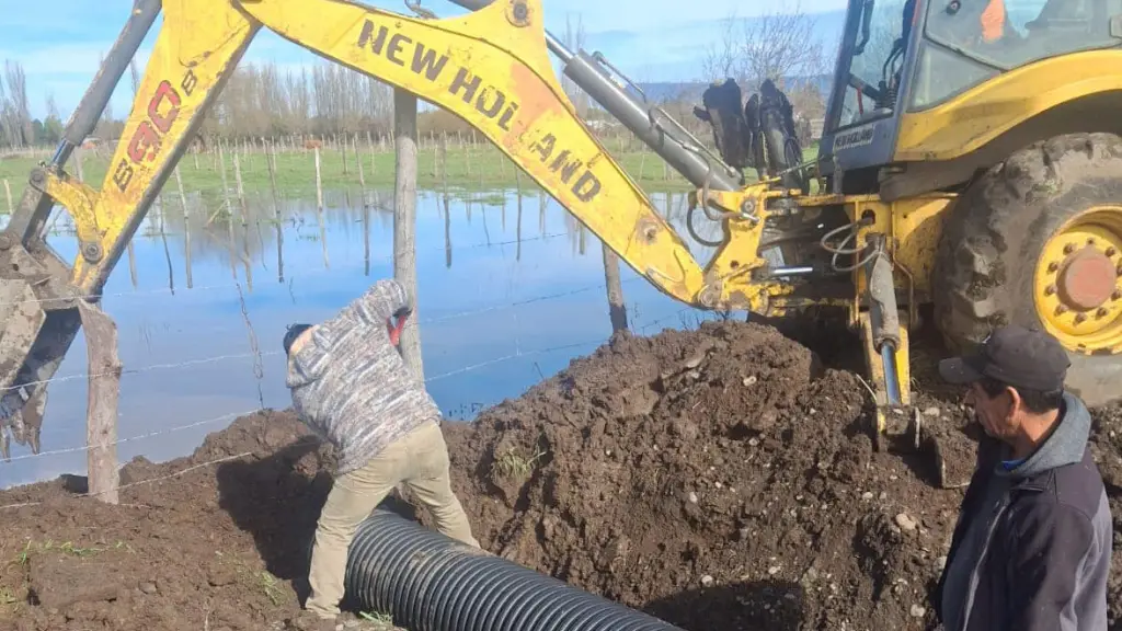 Limpieza de canal, Municipalidad de Negrete