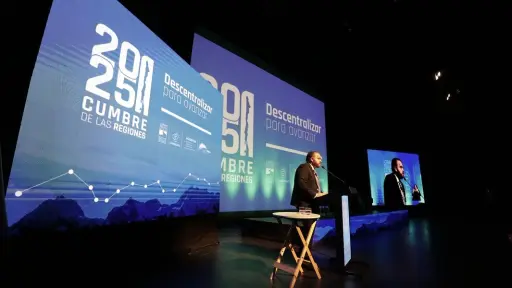 Cumbre de las Regiones instala autonomía territorial en el centro del debate nacional
